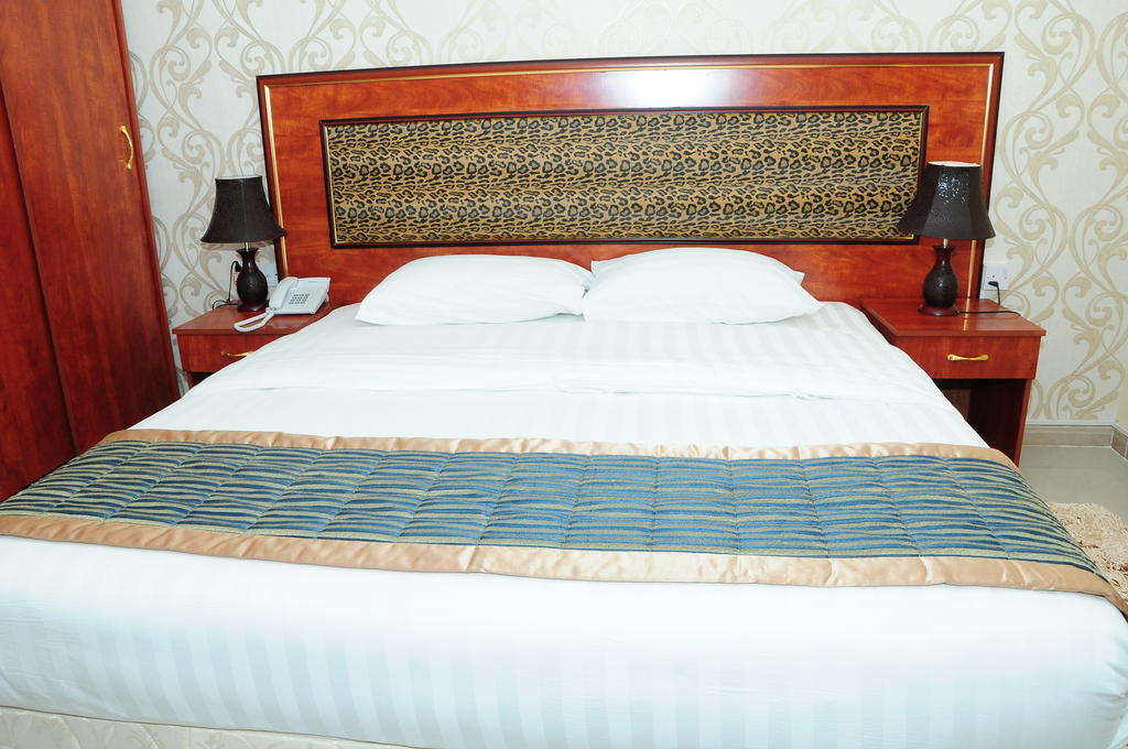 Sky Ways Hotel Dubai Room photo