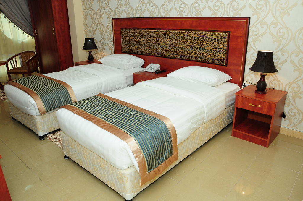 Sky Ways Hotel Dubai Room photo