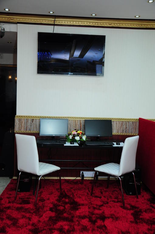 Sky Ways Hotel Dubai Exterior photo